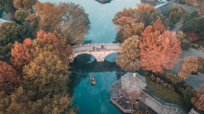 3_West Lake Pleasure Boat