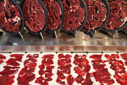 半城外鲜切牦牛肉自助火锅