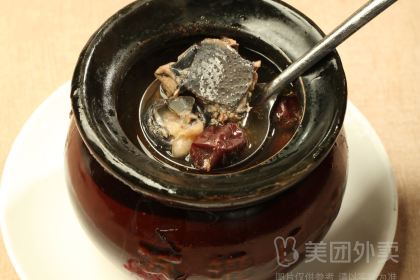 万氏煨汤馆(新华园小区店)