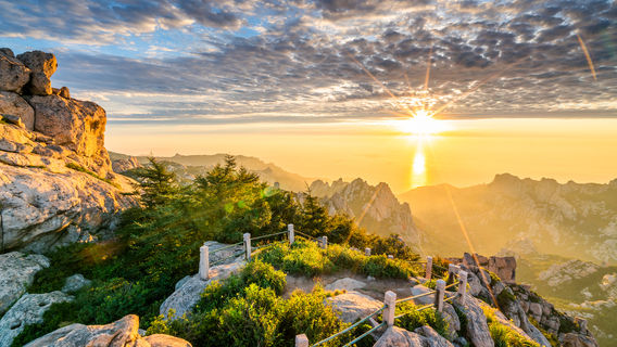 Sunrise Sightseeing in Qingdao