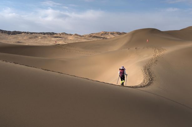 Desert Hiking in Dunhuang