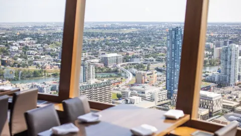 Sky 360 Restaurant & Lounge in 艾伯塔省