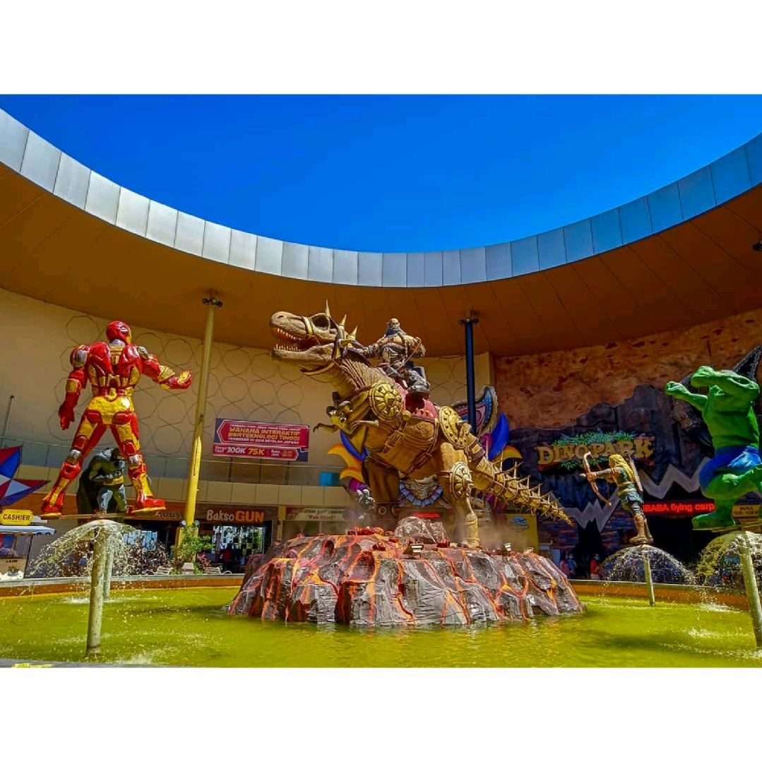 You must to go to this place, they have Jurassic World of Indonesia version another thing was the place “Star legend” where they will take you to the most fantastic world Leader and of course Indonesian leader and era and the the last but not lease were the SuperHeroes hall, you could take pics and explore all things inside.
I think this place is quite interesting for family vacation, especially children below 12. The ticket price was 120K in the weekend and public holiday, this include 1 extra ticket to Museum musik dunia (world music museum), funtech, infinite world, 6D cinemas, virtual arena (choose 1)

#urbanexplorer