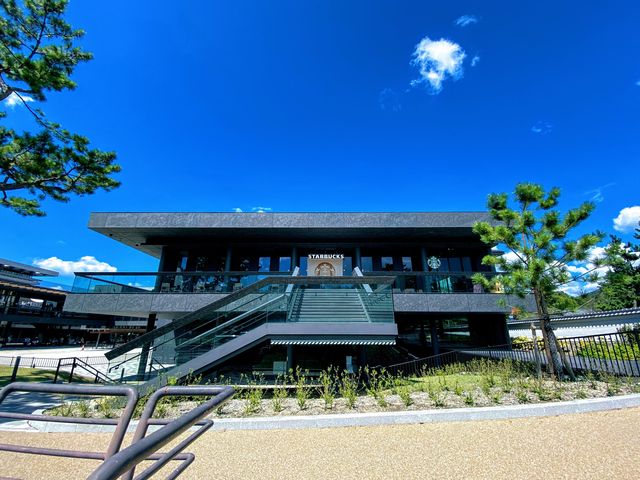 奈良公園のスタバ