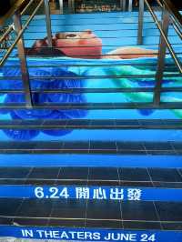 夏天啦～大熱天時緊喺入戲院涼冷氣 率先睇返套大人小朋友都岩睇嘅《盛夏友晴