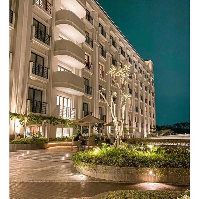 Mason Pine Hotel