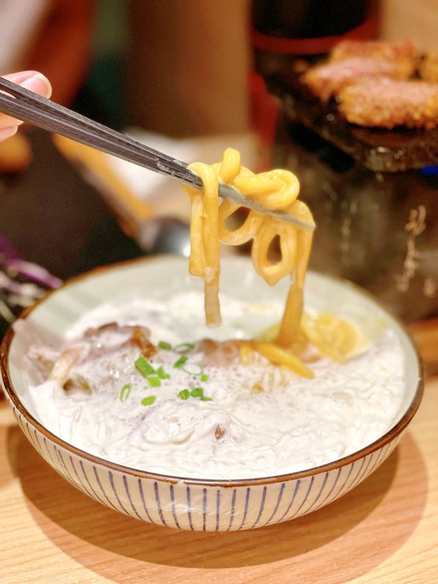 旺角人氣吉列牛忌廉烏冬