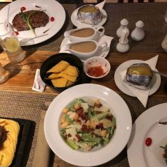 Beefeater Steak House and Pub 여행 사진