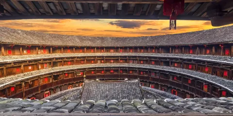 南靖雲水謠景區、福建永定土樓景區、南靖田螺坑景區、初溪土樓(四選二雙景區一日遊)
