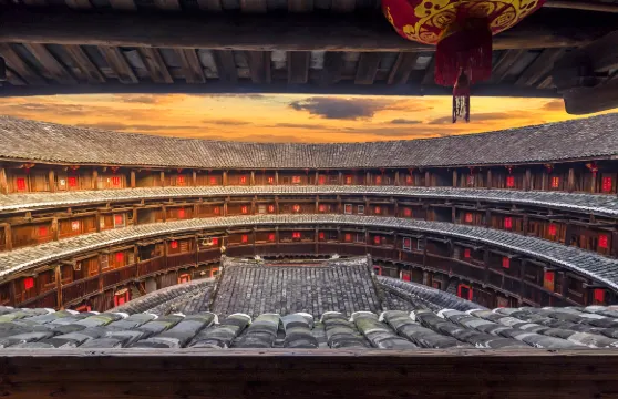 南靖雲水謠景區、福建永定土樓景區、南靖田螺坑景區、初溪土樓（四選二雙景區一日遊）