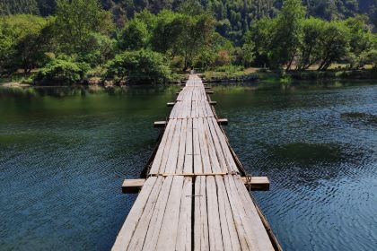下淤水岸烧烤园
