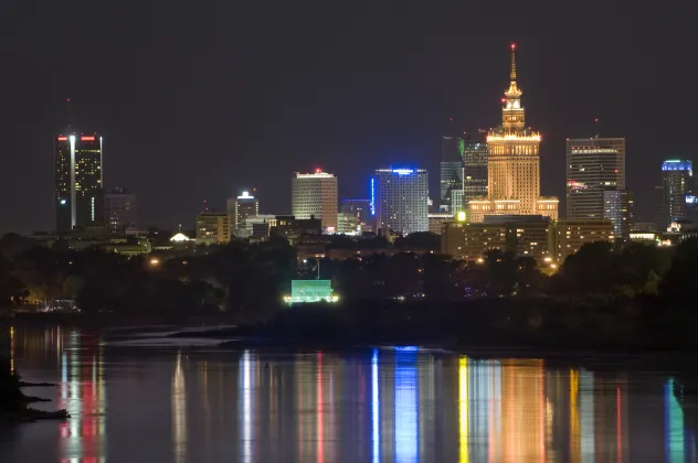 Vé máy bay Nowy Dwor Mazowiecki Ukhta