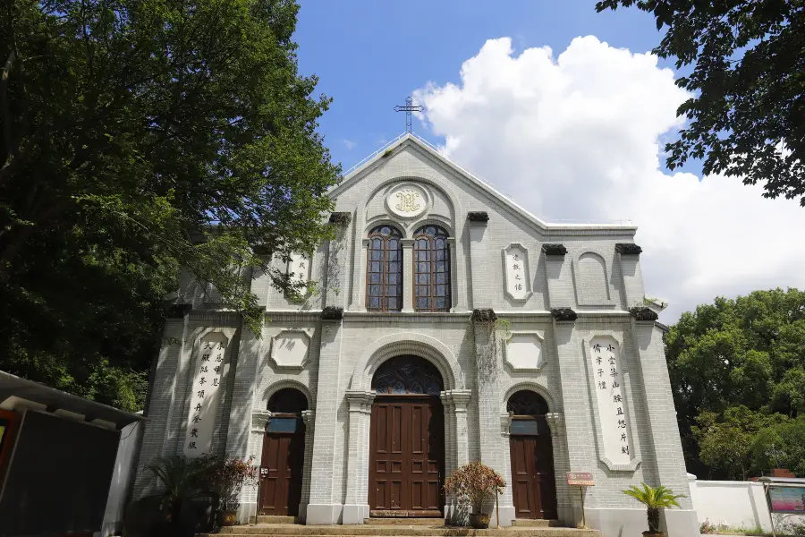 Chapel of Our Lady of Sheshan Mountainside