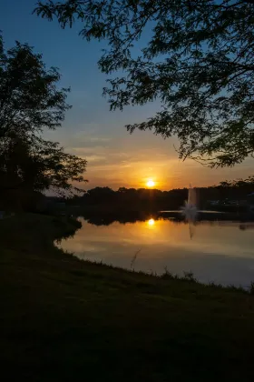 Hotel dekat Des Moines Water Works Park