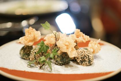 MOOSE RESTAURANT & BAR