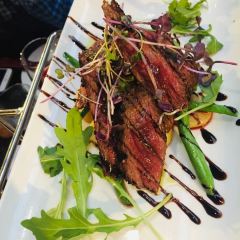 Grill Steak Seafood on Hardware Lane 여행 사진
