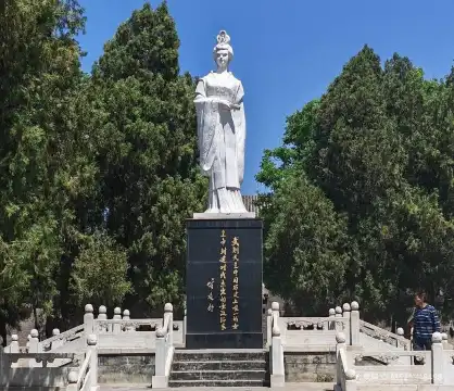 鄰近武則天紀念館的酒店