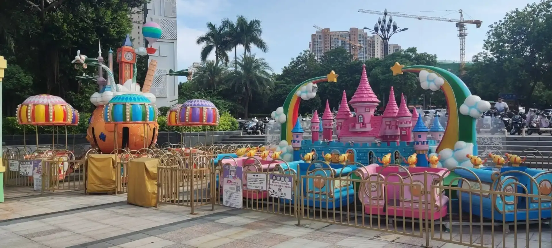 Hotels near Wanda Golden Street Children's Playground