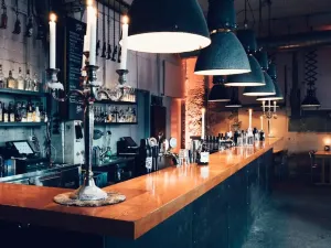 Amboss Rampe Bar