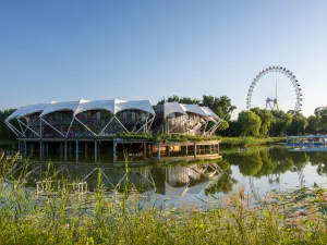 Longtan Zhonghu Park