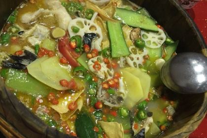 YA FU ZHENG GONG MU TONG YU REN HE DIAN