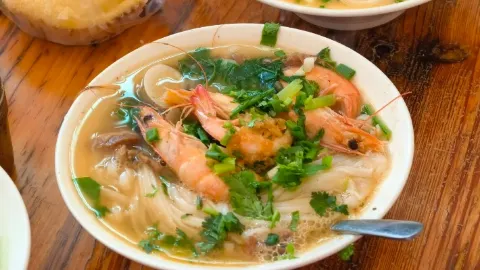 A Lang Breakfast in Lingshui