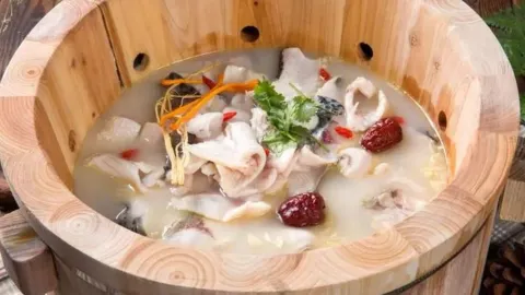 Four Seasons Restaurant in 寧蒗