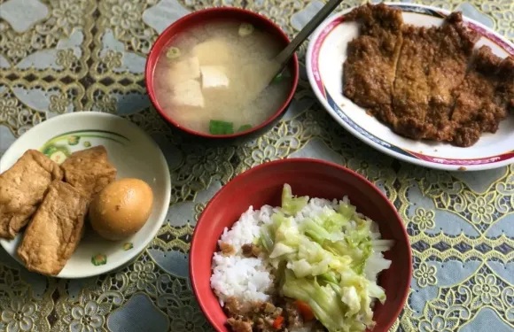 亞忠爌肉飯