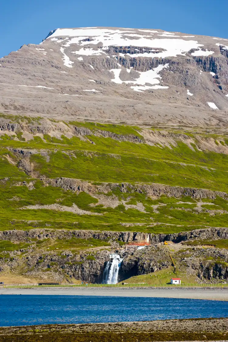Hotel a {{star}} a Vestfirðir, ({{countryName}})