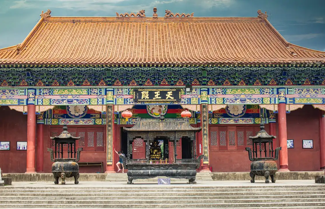 Hotel dekat Lingquan Temple