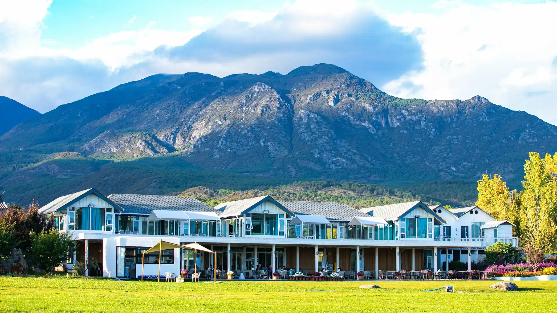 Hotels near Lashi Lake Wetland. Migratory Bird Bay