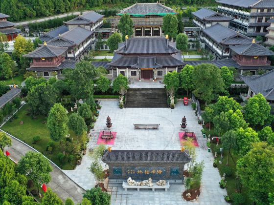 Xichong Phoenix Mountain Guifeng Temple