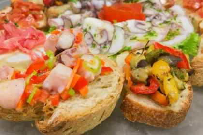 La Gioconda guarda Napoli