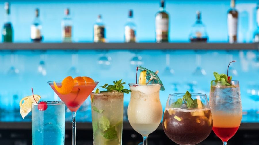 Horizons Sky Bar & Cigar Lounge