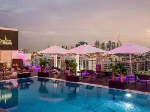 Estrellas Rooftop Lounge