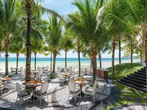 Red Rum - JW Marriott Phu Quoc Emerald Bay Resort & Spa