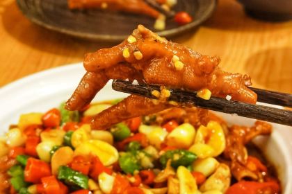 清晨落夜小酒馆