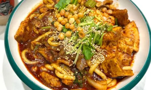 来碗粉新疆炒米粉(小破街店)