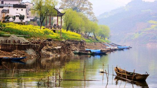 Xin&#39;an River is a 373-kilo
