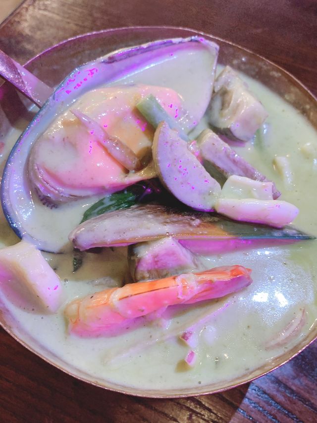 《火車頭特色泰國菜》