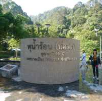 บ่อน้ำพุร้อนรักษะวาริน ระนอง