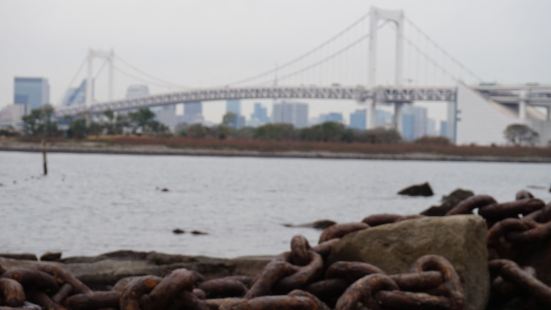 橫跨東京灣北段的彩虹大橋，日本景色最漂亮的現代橋樑，是東京台