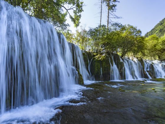 Zhenzhutan Waterfall