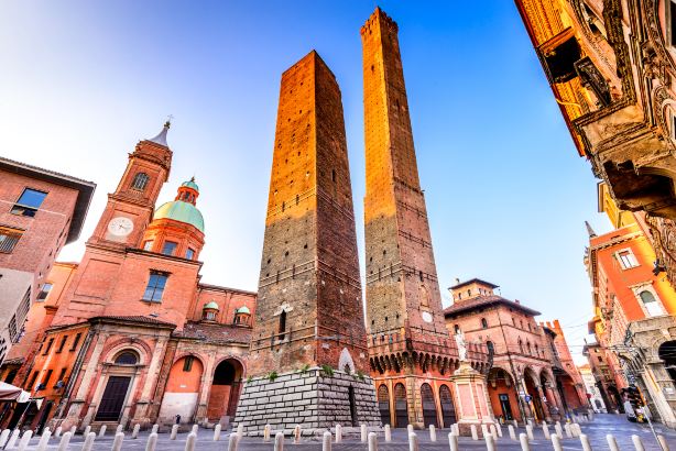 The Two Towers: Garisenda and Asinelli