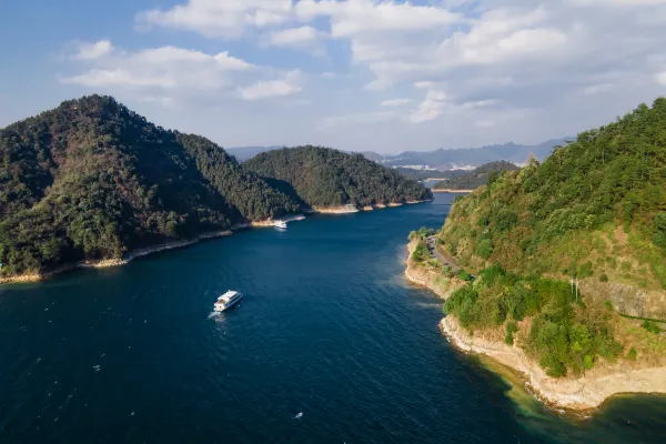 西捷航空 飛 黃山