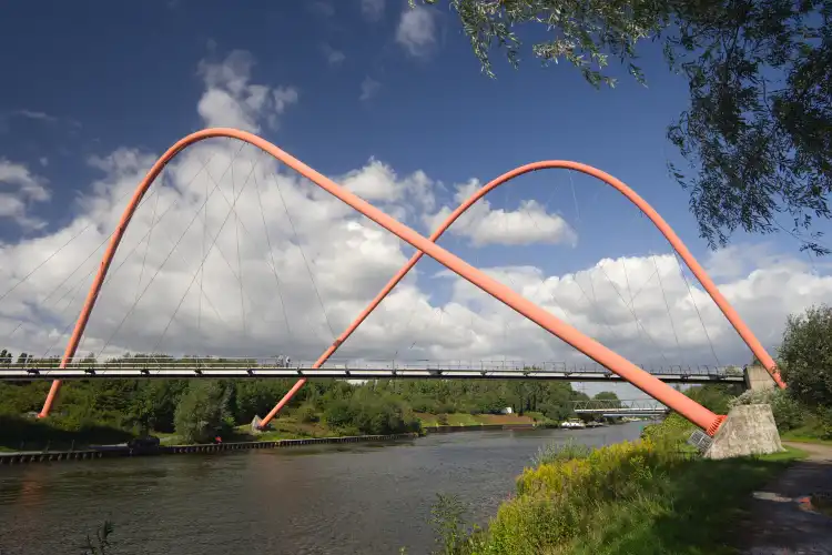 글뤼카우프-캄프반 경기장 주변 호텔