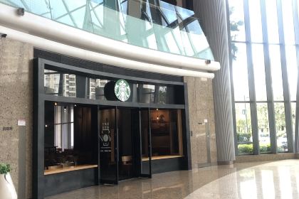 星巴克(隆生廣場店)