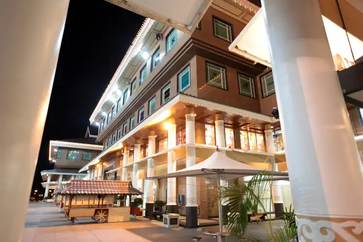 Hotels near Gadong Night Market