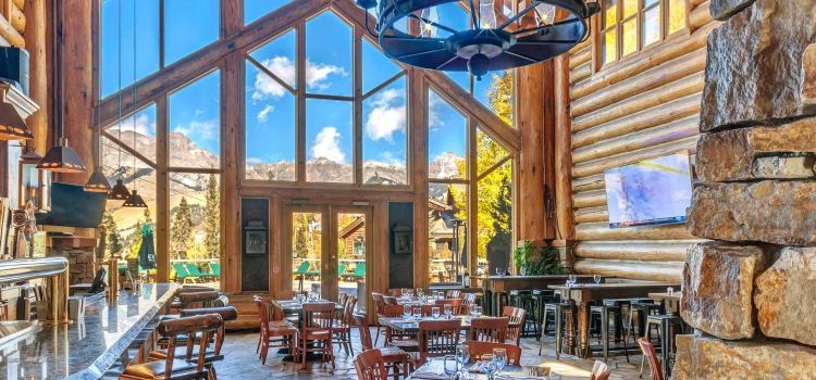 The View Bar & Grill