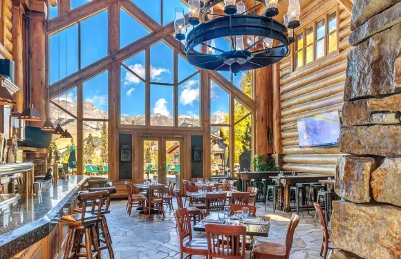 The View Restaurant - Mountain Lodge